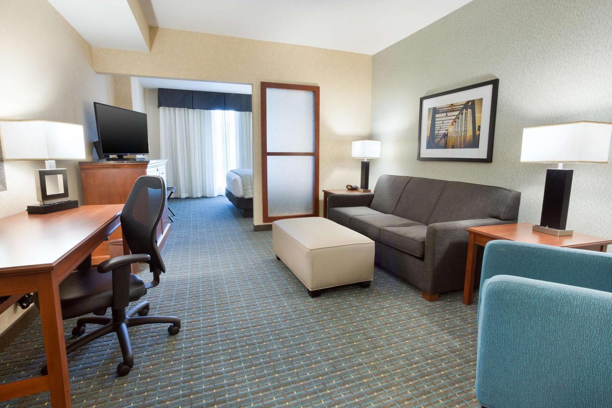 Drury Inn & Suites Grand Rapids 캐스케이드 외부 사진