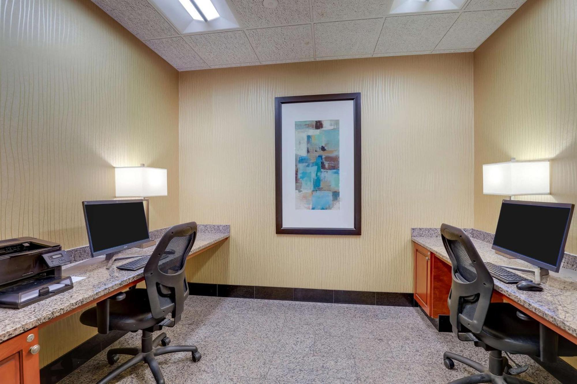 Drury Inn & Suites Grand Rapids 캐스케이드 외부 사진