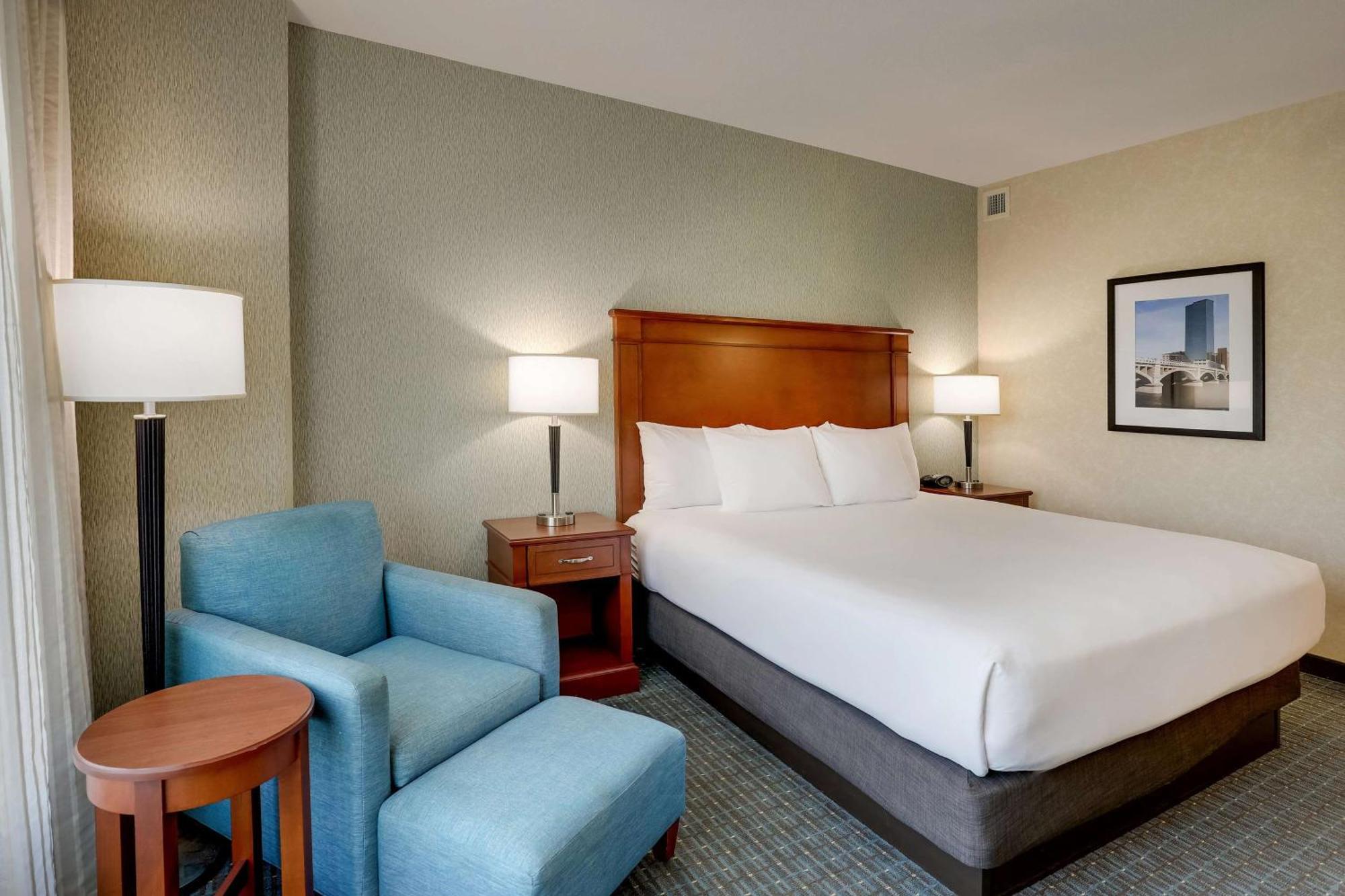 Drury Inn & Suites Grand Rapids 캐스케이드 외부 사진