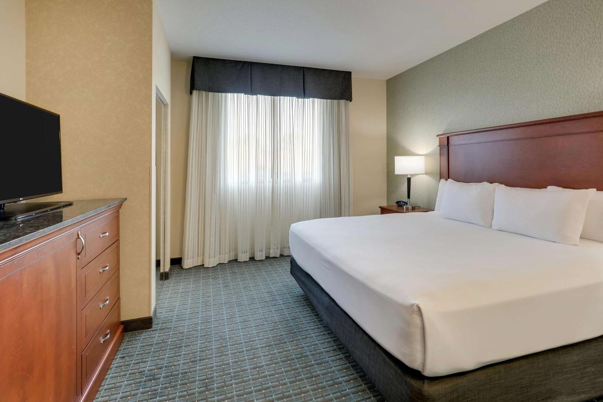 Drury Inn & Suites Grand Rapids 캐스케이드 외부 사진