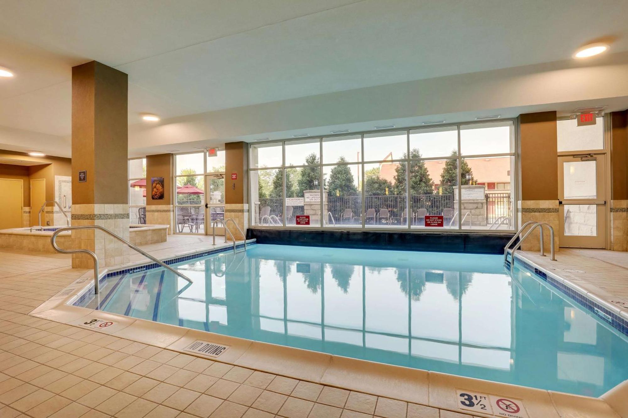 Drury Inn & Suites Grand Rapids 캐스케이드 외부 사진