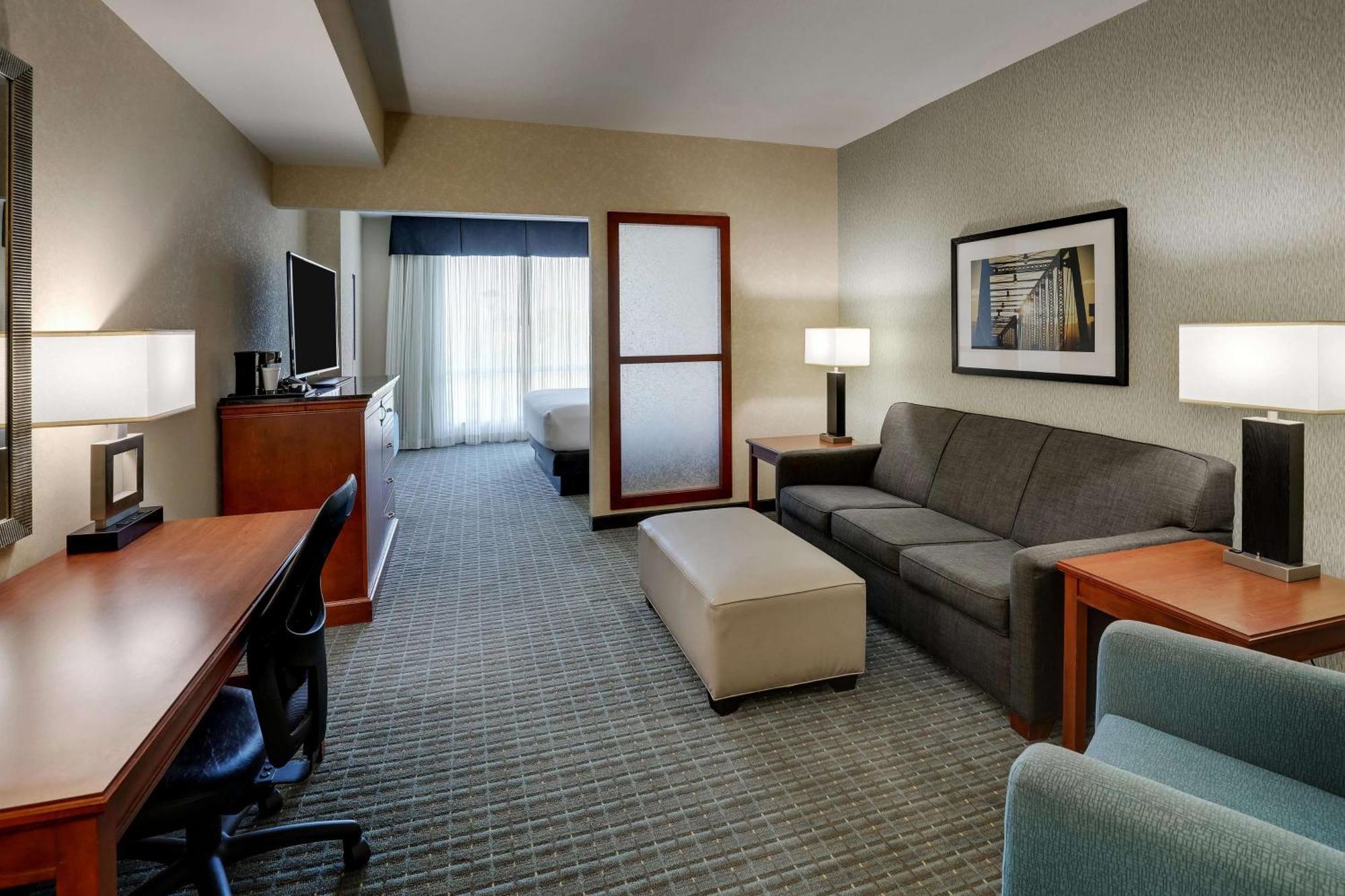 Drury Inn & Suites Grand Rapids 캐스케이드 외부 사진
