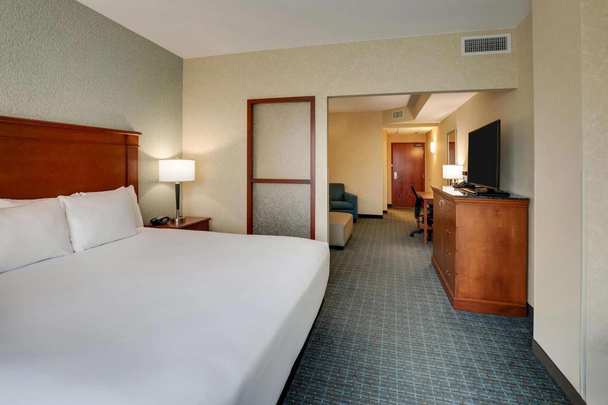 Drury Inn & Suites Grand Rapids 캐스케이드 외부 사진