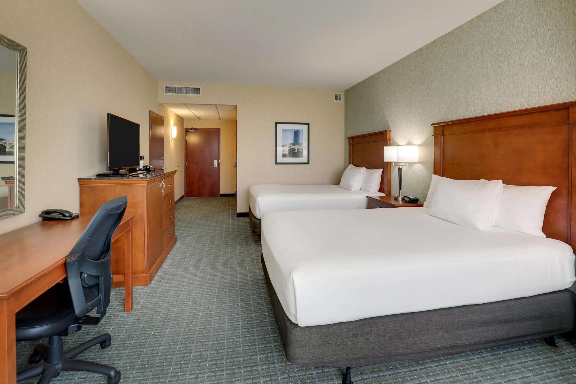 Drury Inn & Suites Grand Rapids 캐스케이드 외부 사진