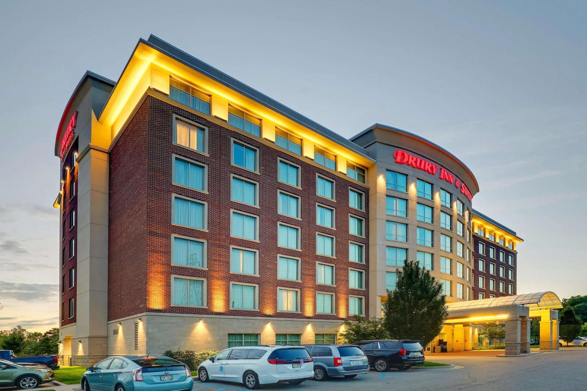 Drury Inn & Suites Grand Rapids 캐스케이드 외부 사진